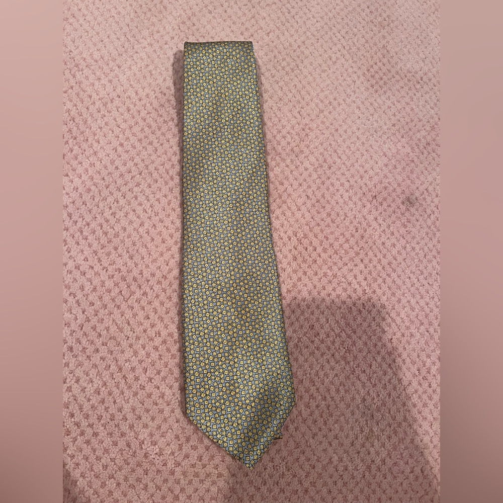 Salvatore Ferragamo dice tie